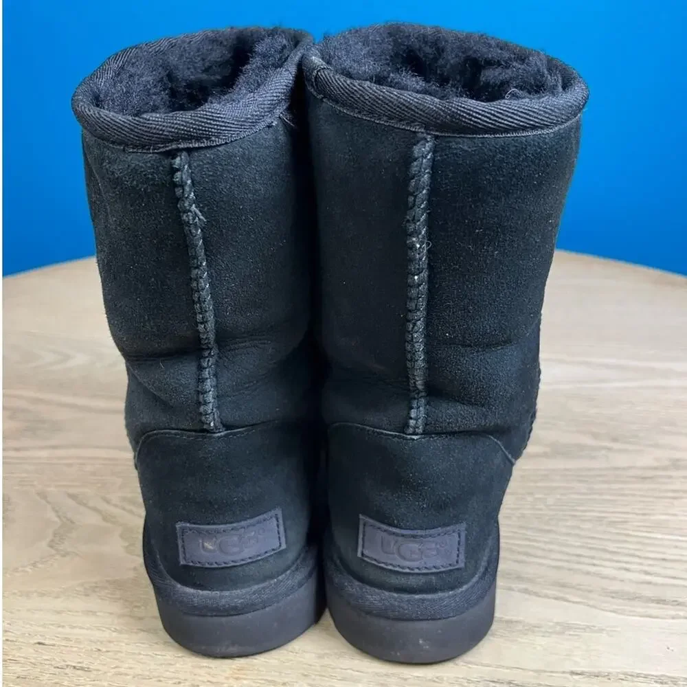 UGG Classic Short II Black Suede Shearling Boots Women’s Size 7